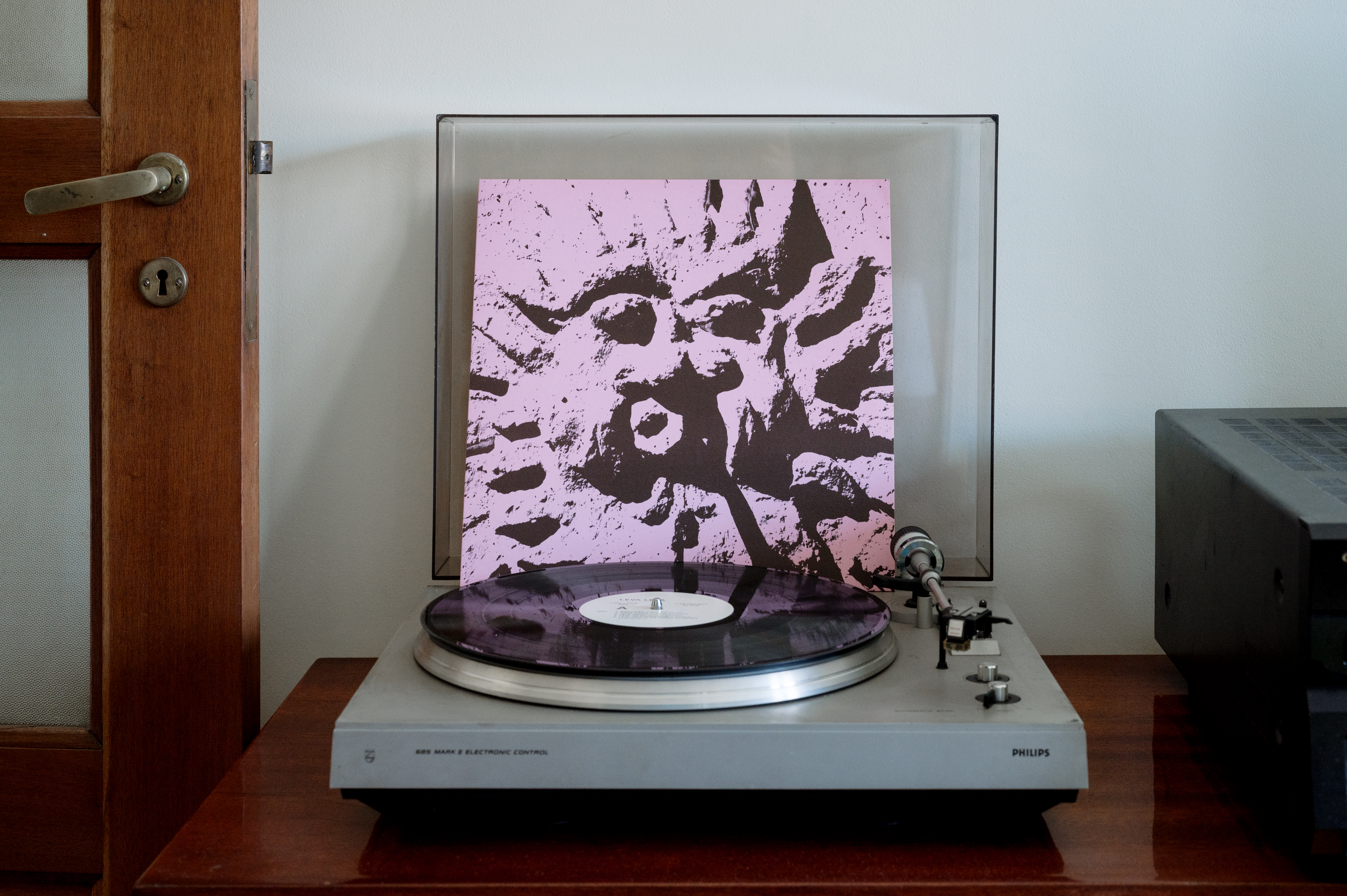 FLEE Leva Leva Record Cover